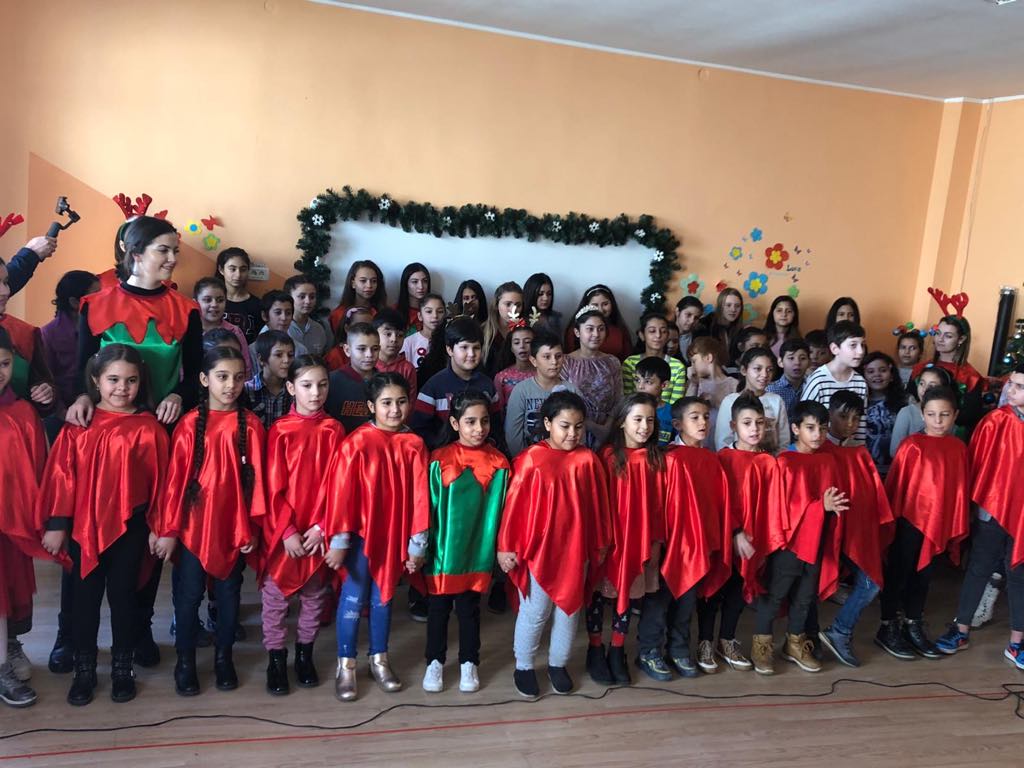 Cadouri pentru copii de la Complex „Curcubeu”, donate de UVVG și Direcția de Asistență Socială Arad