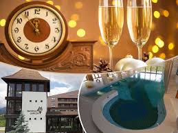 La Mulți Ani! locuitorilor comunei Hășmaș – urează Cornel Popa, primarul comunei Hăşmaş; Ioan Ovidiu Todoca, viceprimarul comunei Hăşmaş; Consiliul Local Hăşmaş