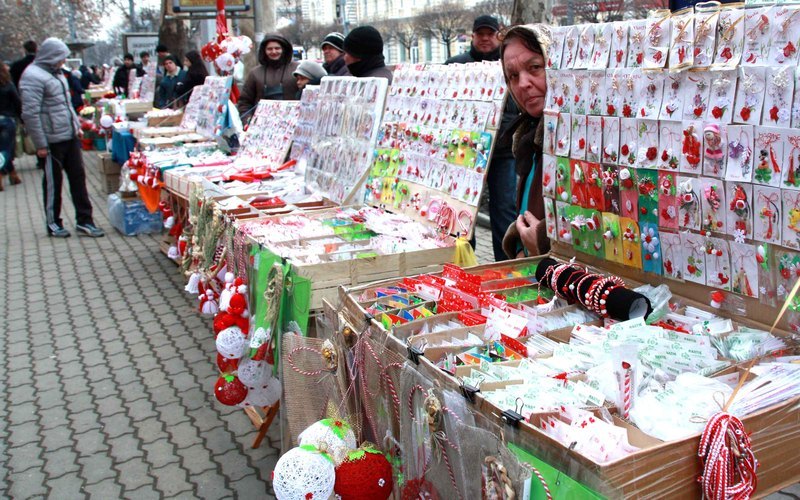 Peste 100 de locaţii destinate comercializării produselor de 1 și 8 Martie