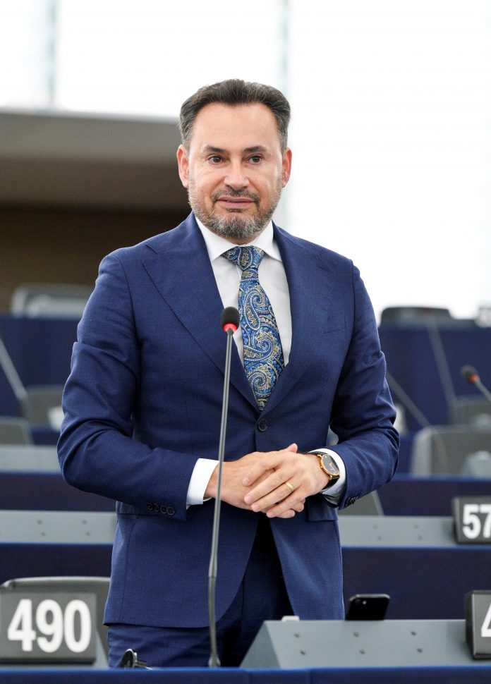 EP-090885C_Plenary_PM