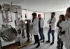 Studenții de la Farmacie, în laborator